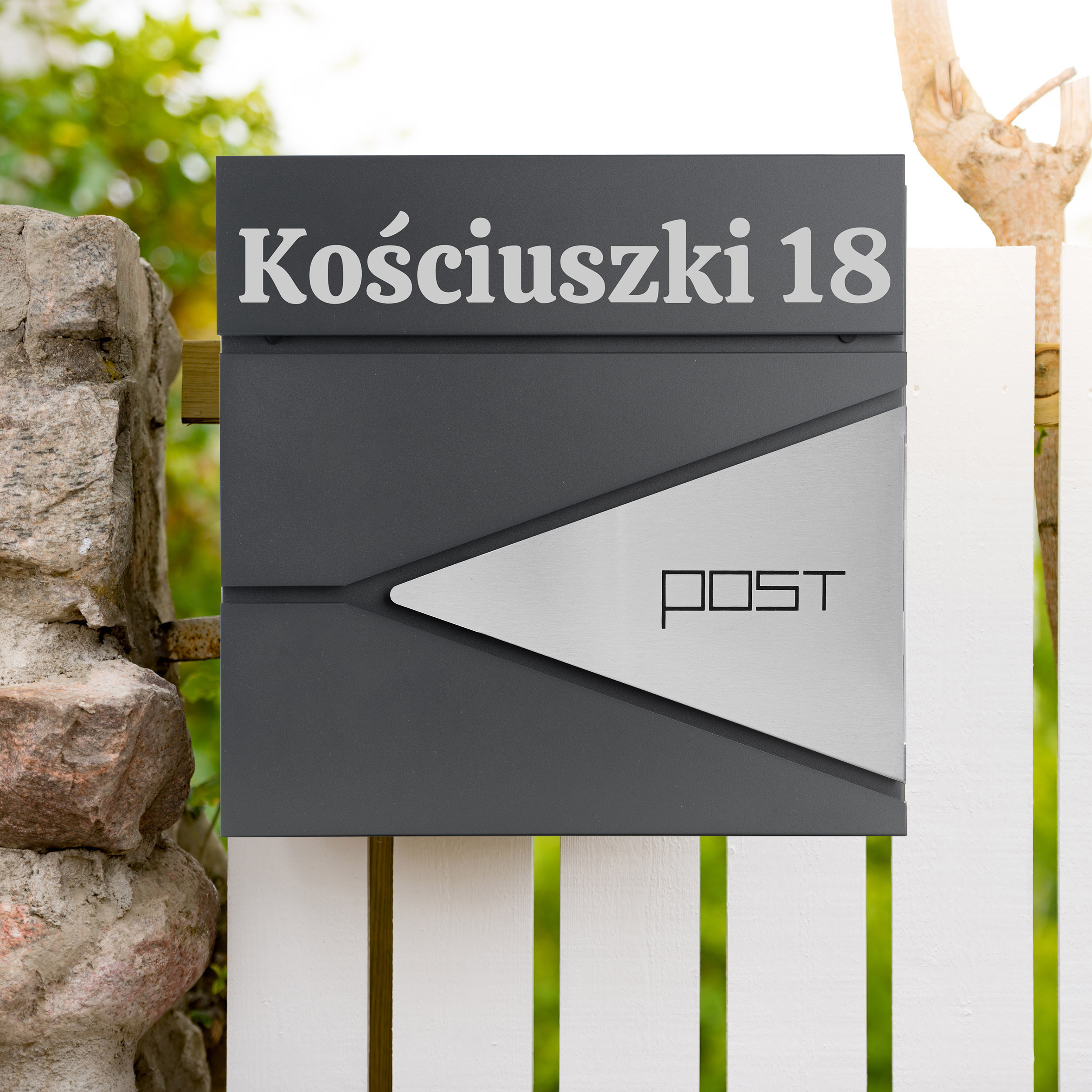 Skrzynka pocztowa na listy Boris antracyt z napisami - obrazek 3